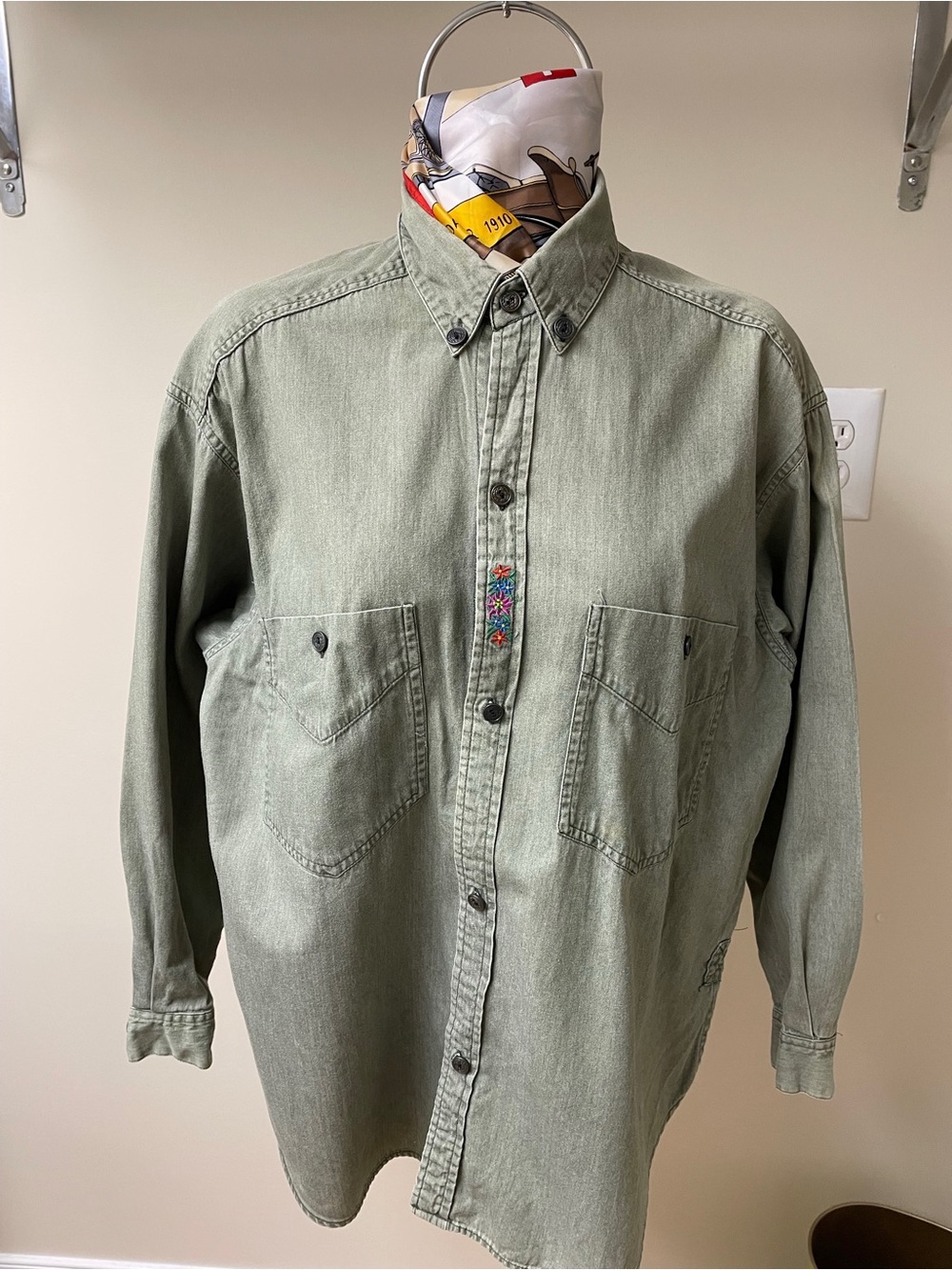 Esprit Olive Green Button-Down Workshirt with Chest Pockets